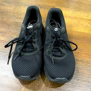 Nike Tanjun black women’s shoes - great condition, worn 5 times.